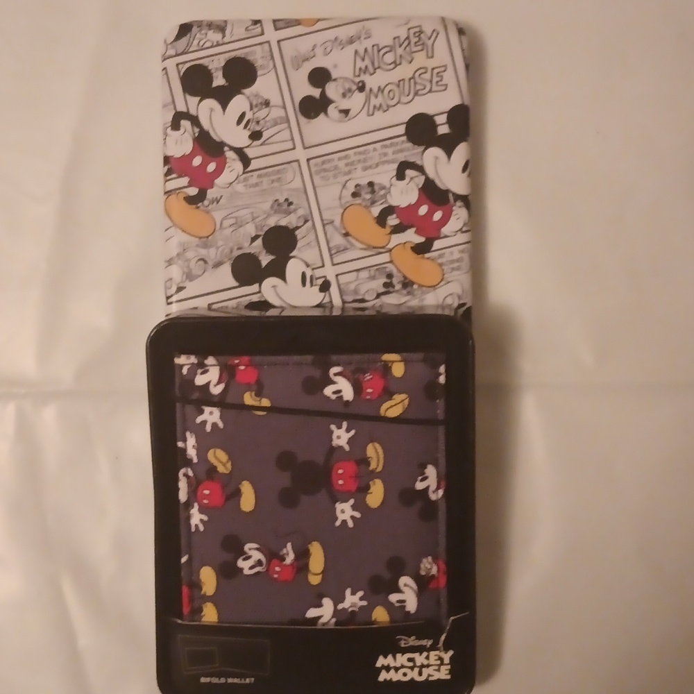 Mickey Mouse Wallet With Collector Tin. - Picture 5 of 5